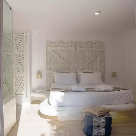 ホテル Three Shades Mykonos