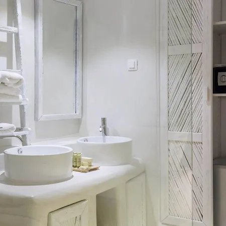 Three Shades Mykonos ホテル 4*